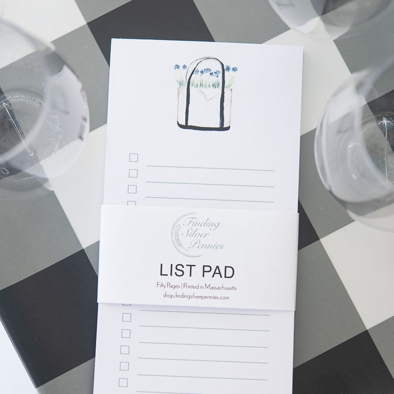 Beach Tote List Pad by Danielle Driscoll | Finding Silver Pennies #watercolor #summer #stationery