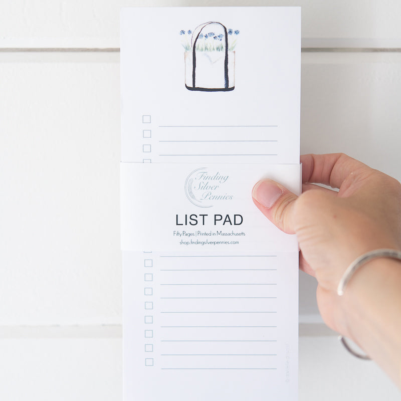 Beach Tote List Pad by Danielle Driscoll | Finding Silver Pennies #watercolor #summer #stationery