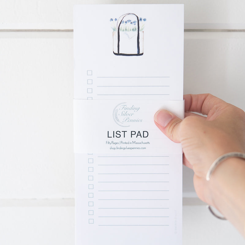Beach Tote List Pad by Danielle Driscoll | Finding Silver Pennies #watercolor #summer #stationery 