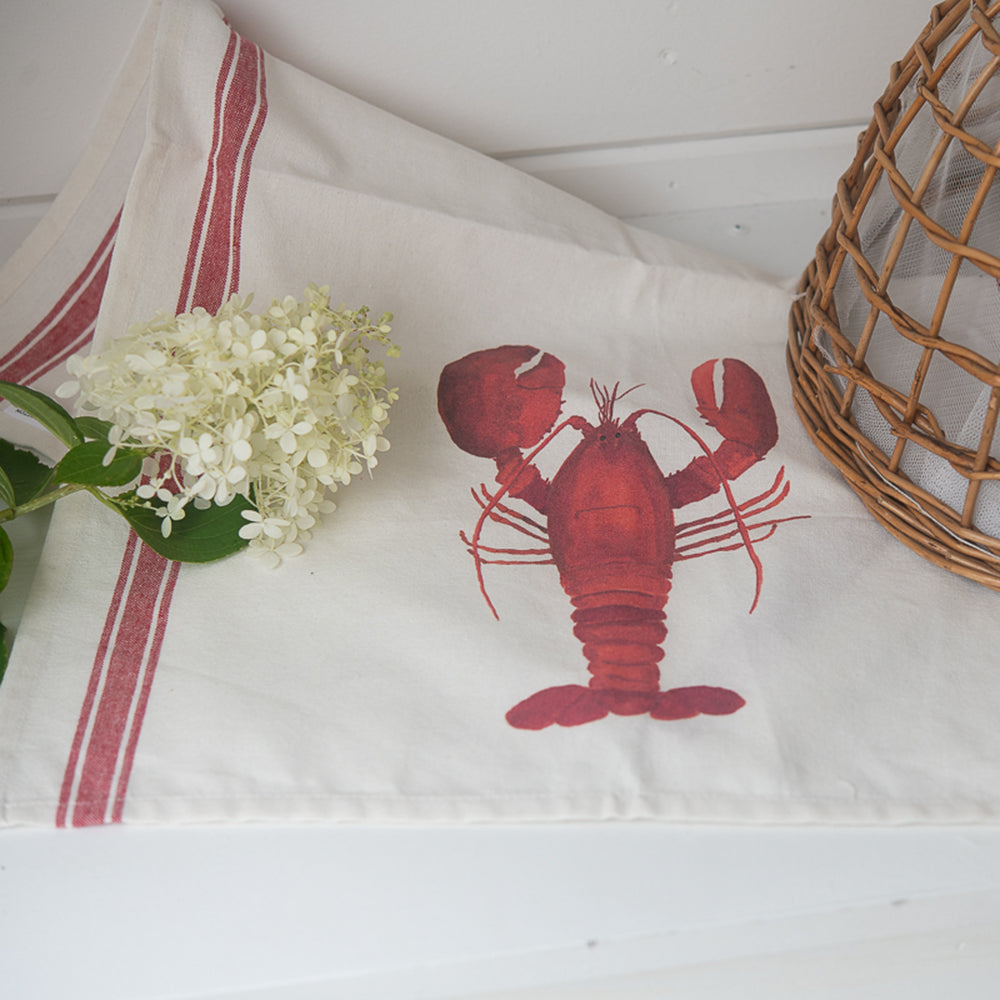 Lobster Tea Towel | Finding Silver Pennies #lobster #lobsterteatowel #watercolorlobster